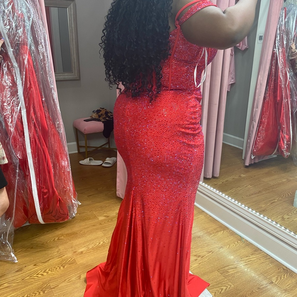 Elegant/formal Prom dress - Picture 6 of 6